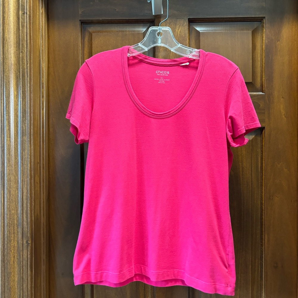 Chicos short sleeve red scoop neck t-shirt. Chicos size 1. Small